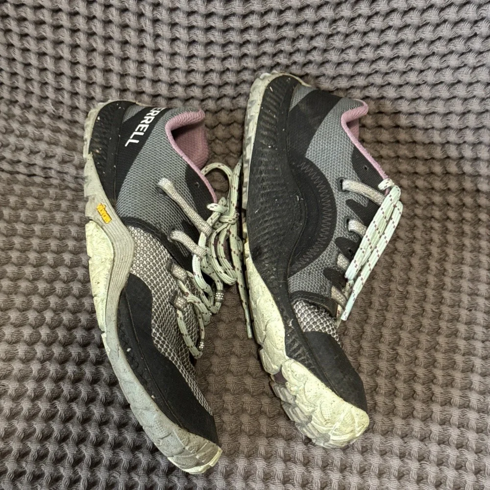 Merrell Trail Glove 6 women's barefoot trail running shoes Grey & Purple 9